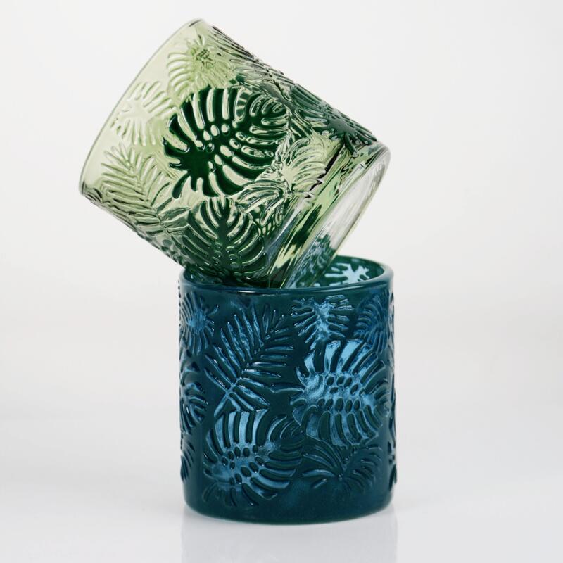품질 Embossed Tropical Monstera Leaf Glass Candle Holder with 200ml Capacity in Lead-Free Crystal Glass 공장