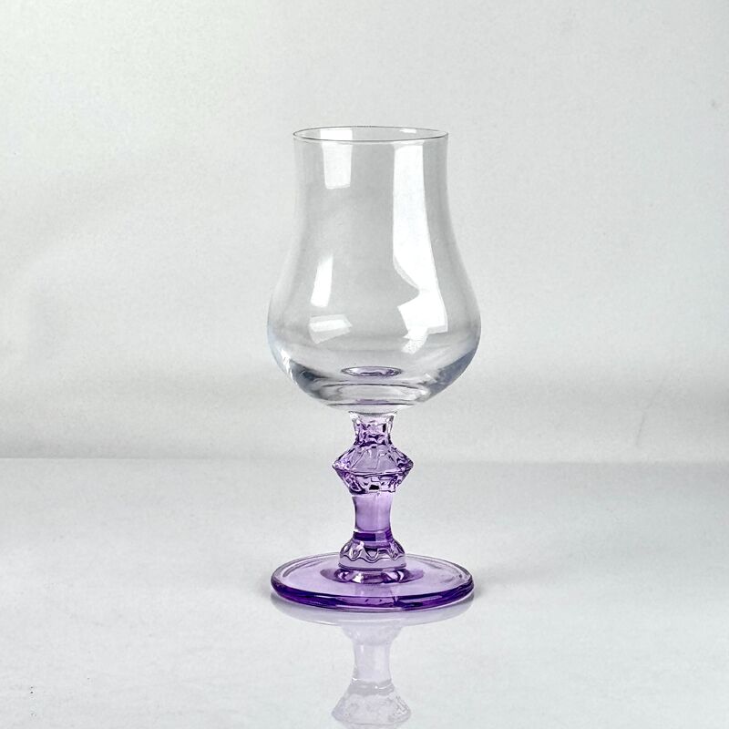 품질 4‑Pack Vintage Purple Stem Wine Glasses, Assorted Shapes Clear Cup with Decorative Purple Stem, Handblown Glass Goblets for Wedding Party Home Tabletop Decoration 공장