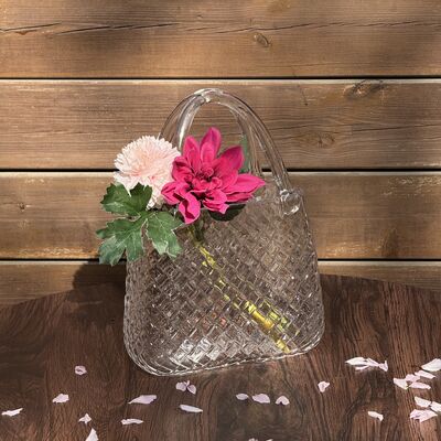 품질 Hand-Blown Diamond Pattern Glass Handbag Vase - Versatile Decorative Centerpiece for Home & Wedding Decor 공장