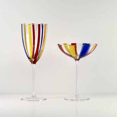 품질 Hand Blown Art Glass Goblet & Coupe Glass Set, Vibrant Red Yellow Blue Vertical Cane Stripes Murano Style Stemmed Wine & Martini Glasses for Bar, Party & Gift 공장