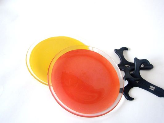 품질 10 인치 투명 가장자리 색칠 색상 유리 충전판 공장