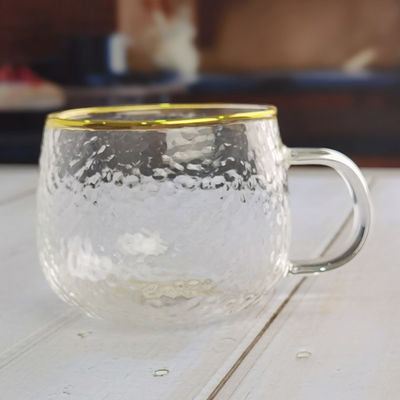 품질 보로실리케이트 햄러드 텍스처 금 림과 함께 텀블러 음료 잔 공장